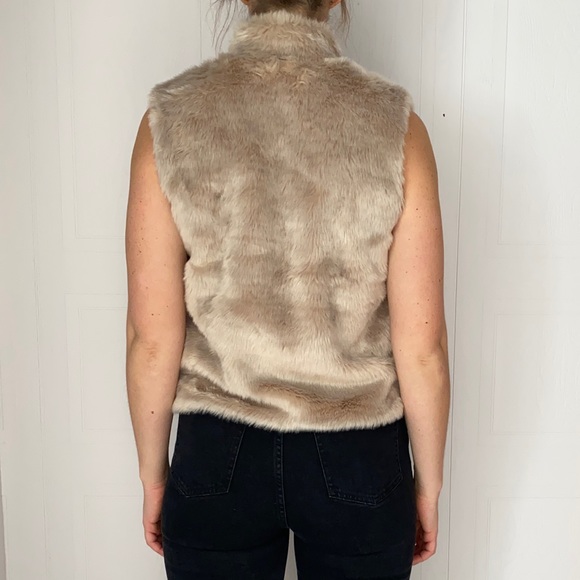 Fur vest - Picture 2 of 2